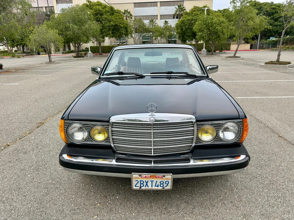 1985 Mercedes-Benz W124 E-Class - Image 8 of 31