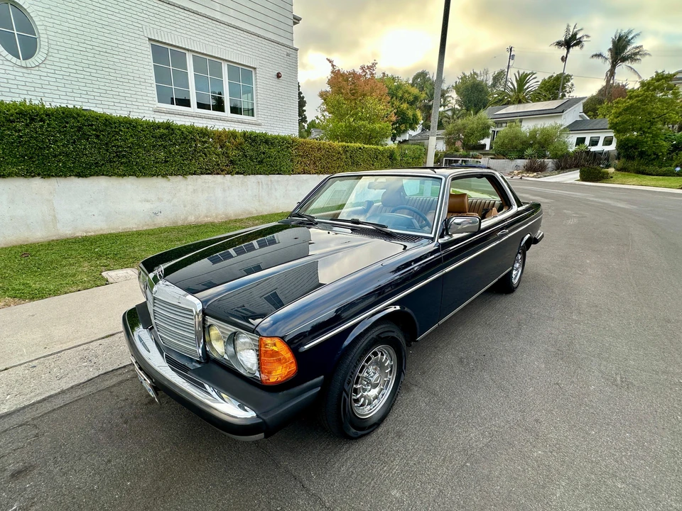 1985 Mercedes-Benz W124 E-Class - Image 11 of 31