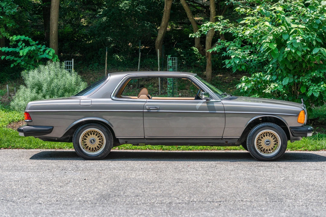 1985 Mercedes-Benz W124 E-Class - Image 8 of 31