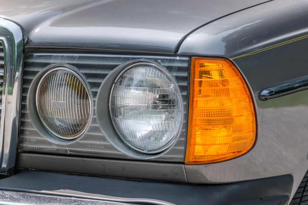 1985 Mercedes-Benz W124 E-Class - Image 10 of 31