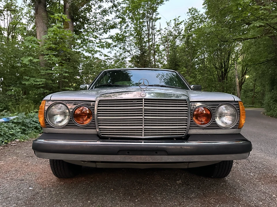 1985 Mercedes-Benz W124 E-Class - Image 8 of 31