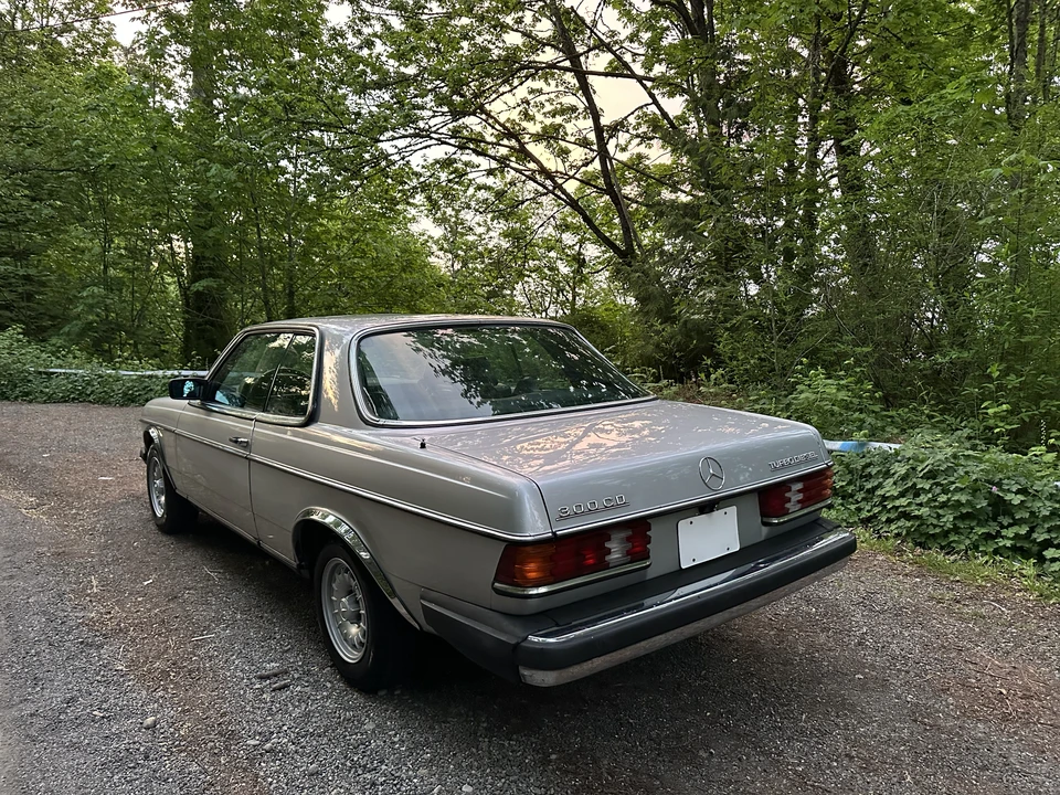 1985 Mercedes-Benz W124 E-Class - Image 12 of 31