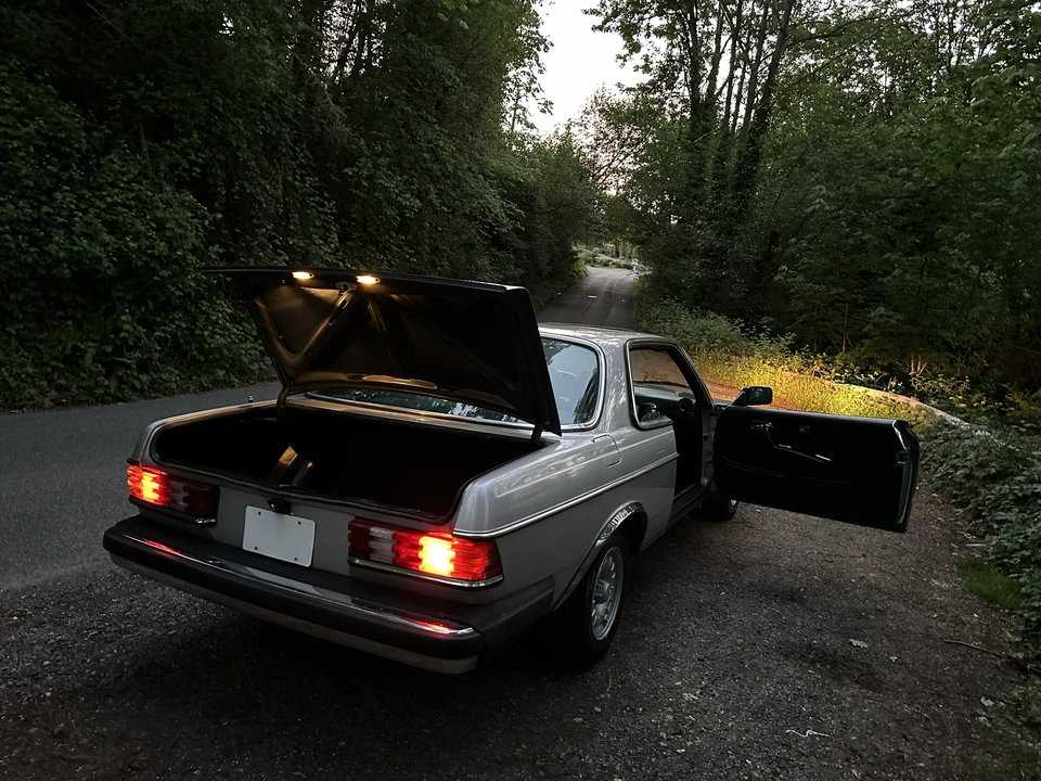 1985 Mercedes-Benz W124 E-Class - Image 29 of 31