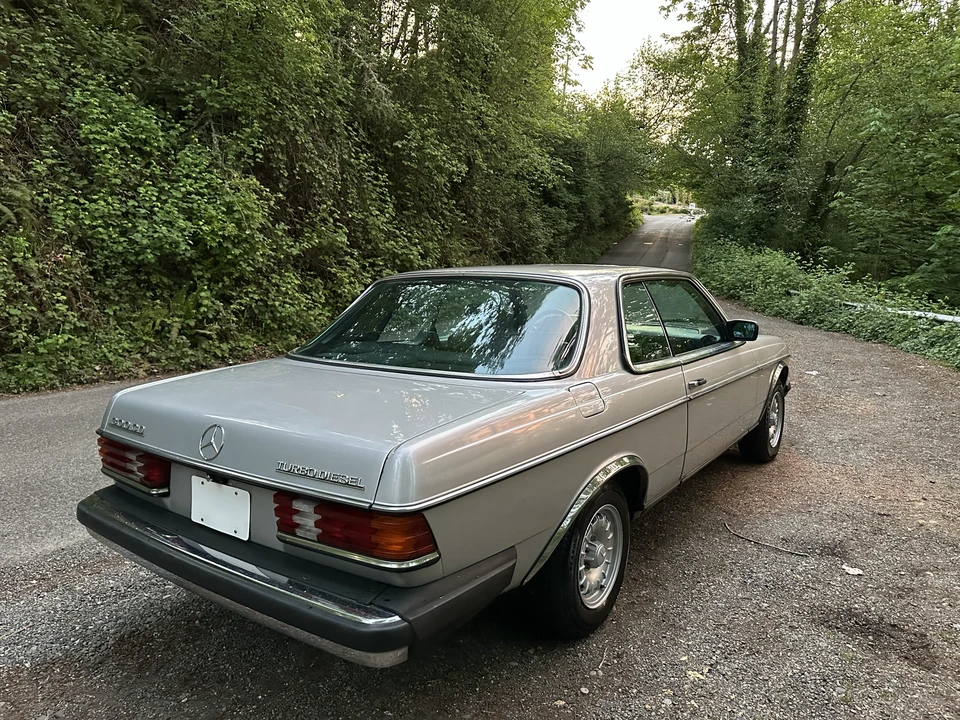 1985 Mercedes-Benz W124 E-Class - Image 16 of 31