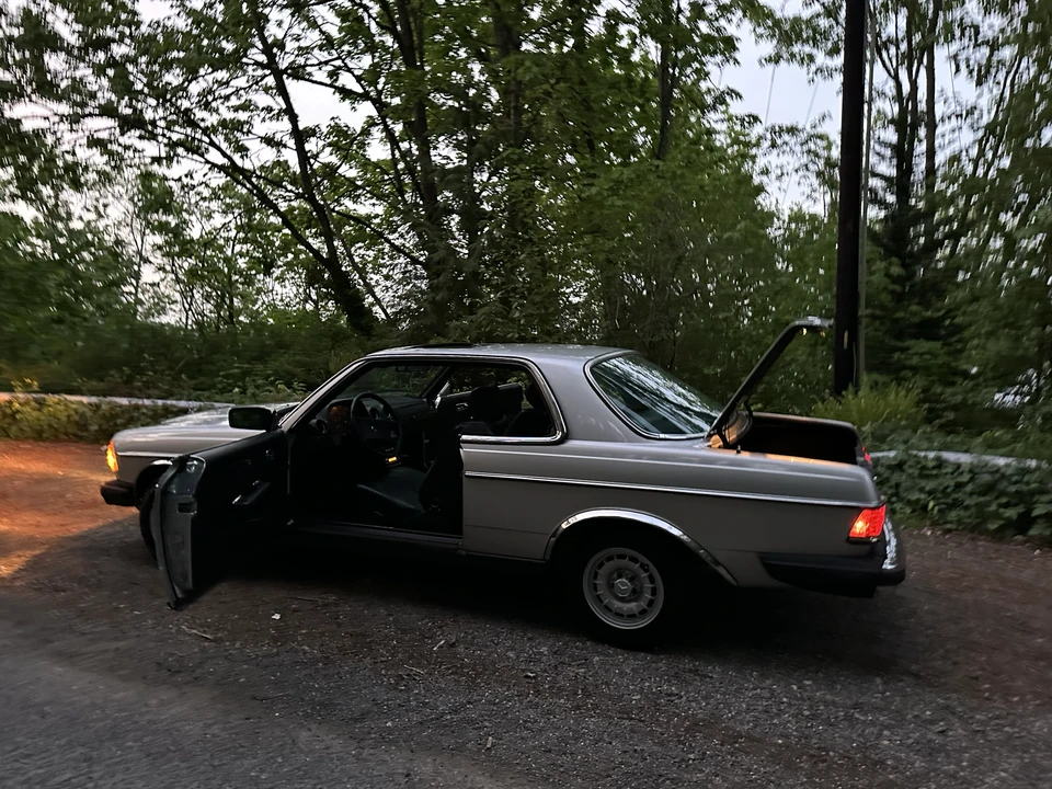 1985 Mercedes-Benz W124 E-Class - Image 26 of 31