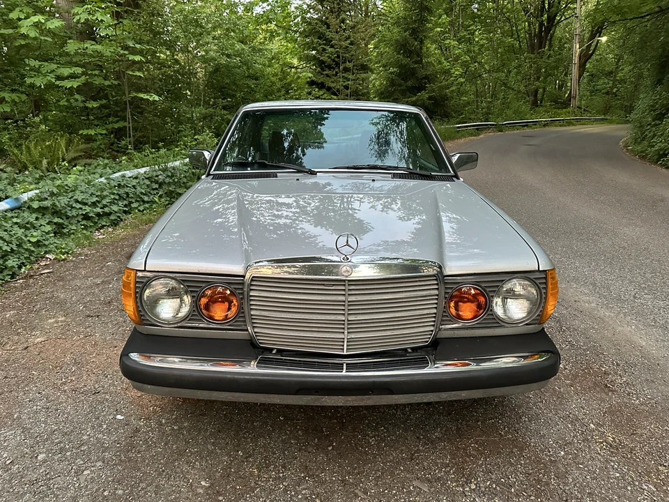 1985 Mercedes-Benz W124 E-Class - Image 9 of 31