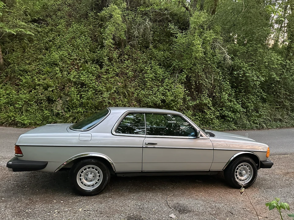 1985 Mercedes-Benz W124 E-Class - Image 17 of 31