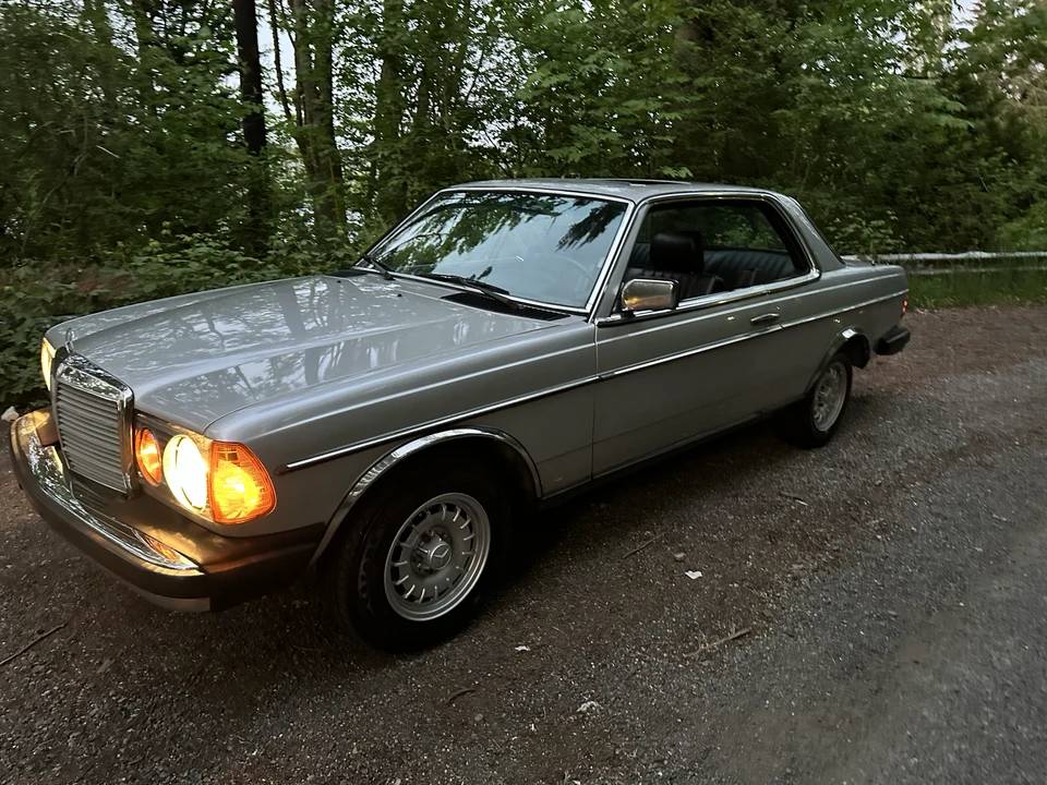 1985 Mercedes-Benz W124 E-Class - Image 21 of 31