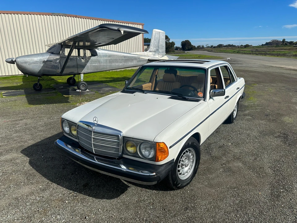 1985 Mercedes-Benz W124 E-Class - Image 10 of 31