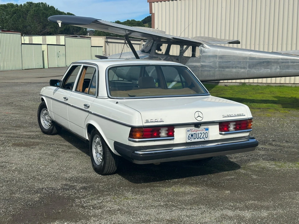 1985 Mercedes-Benz W124 E-Class - Image 21 of 31