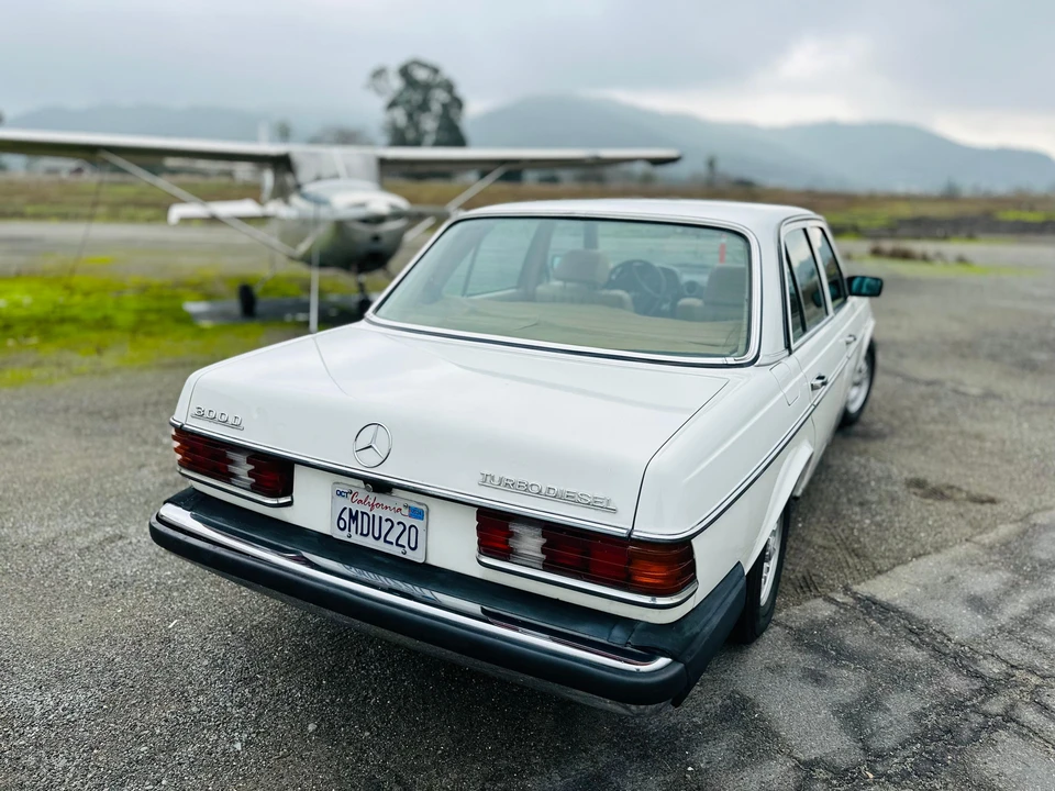 1985 Mercedes-Benz W124 E-Class - Image 26 of 31