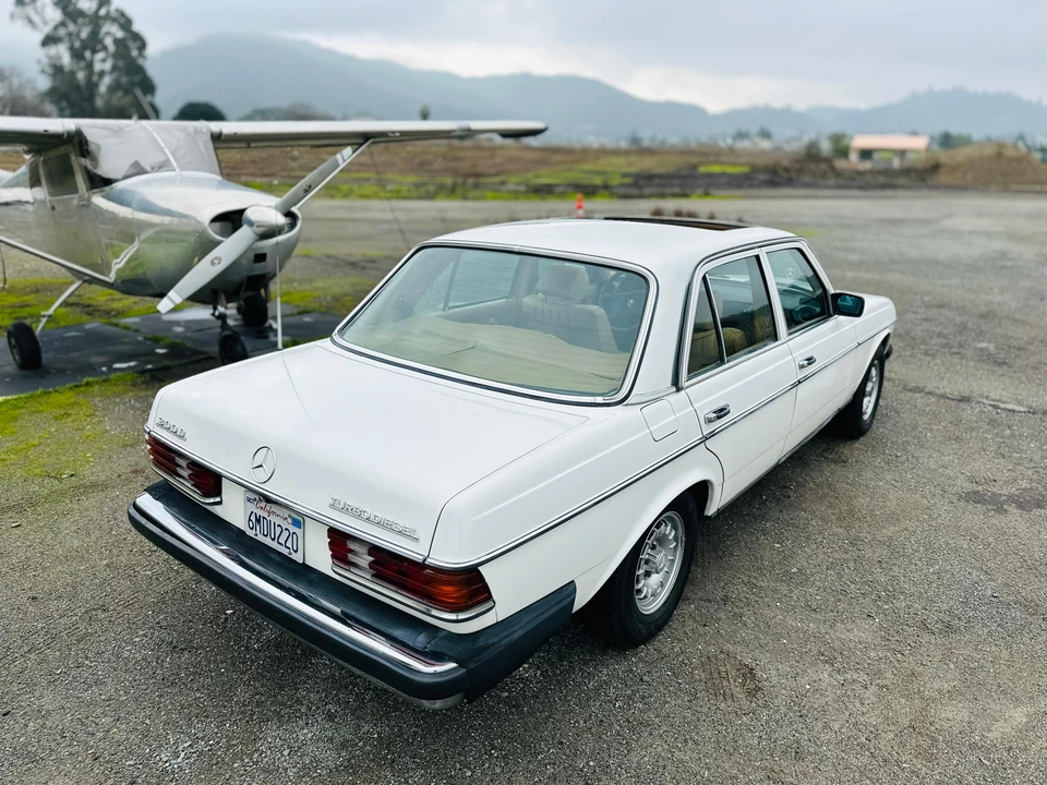 1985 Mercedes-Benz W124 E-Class - Image 28 of 31