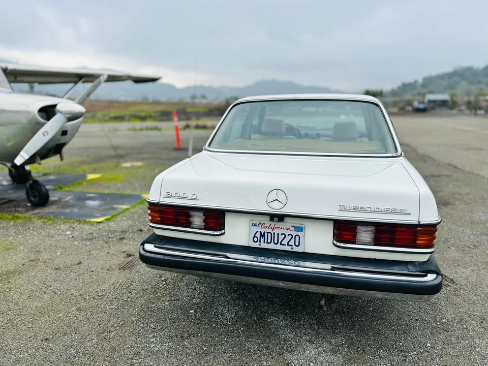 1985 Mercedes-Benz W124 E-Class - Image 23 of 31