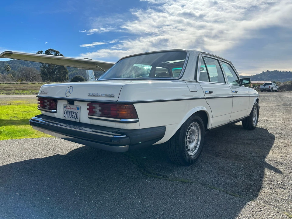 1985 Mercedes-Benz W124 E-Class - Image 31 of 31