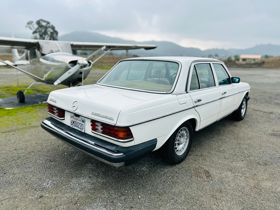 1985 Mercedes-Benz W124 E-Class - Image 27 of 31