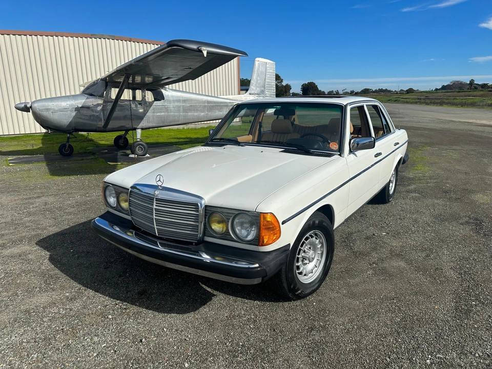1985 Mercedes-Benz W124 E-Class - Image 11 of 31