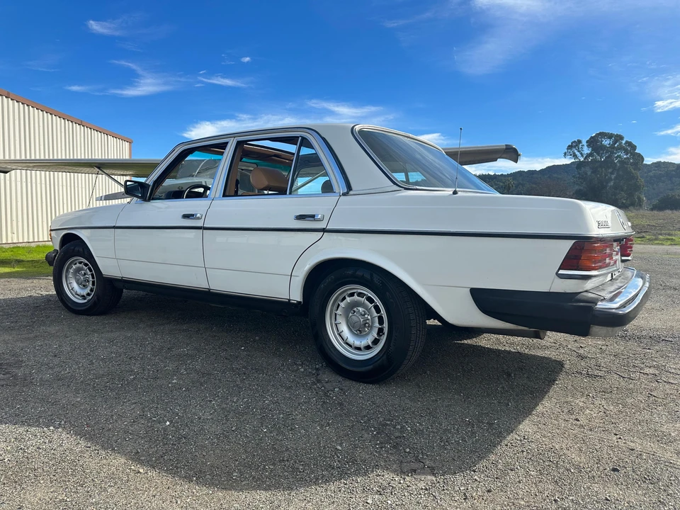 1985 Mercedes-Benz W124 E-Class - Image 17 of 31