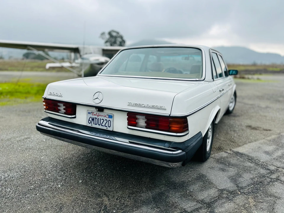 1985 Mercedes-Benz W124 E-Class - Image 25 of 31