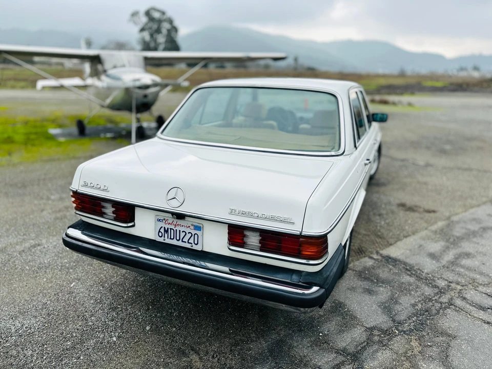 1985 Mercedes-Benz W124 E-Class - Image 24 of 31
