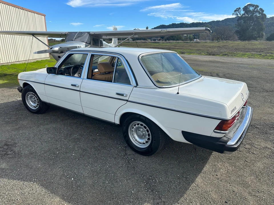 1985 Mercedes-Benz W124 E-Class - Image 18 of 31
