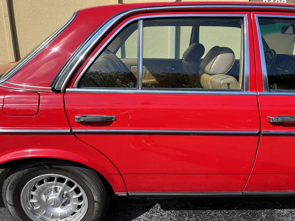 1985 Mercedes-Benz W124 E-Class - Image 30 of 31