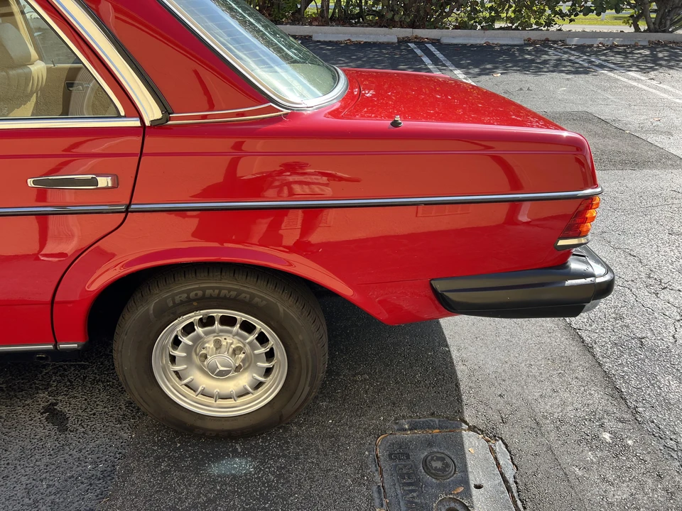 1985 Mercedes-Benz W124 E-Class - Image 24 of 31