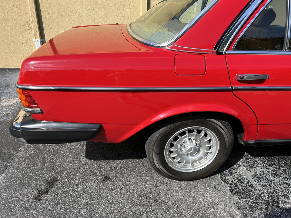 1985 Mercedes-Benz W124 E-Class - Image 28 of 31