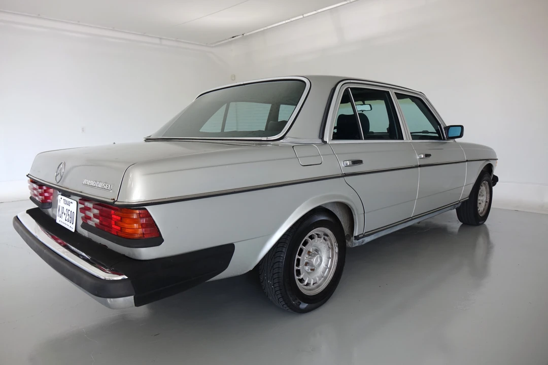1985 Mercedes-Benz W123 Sedan - Image 27 of 31