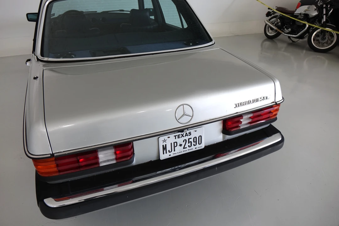 1985 Mercedes-Benz W123 Sedan - Image 26 of 31
