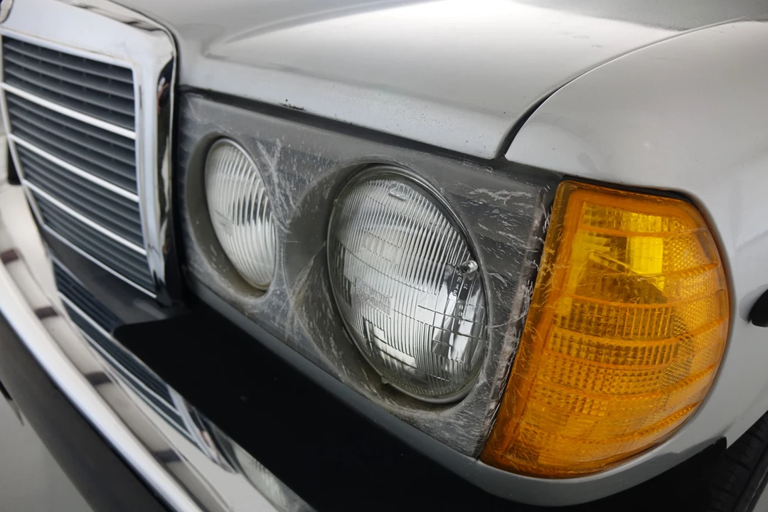 1985 Mercedes-Benz W123 Sedan - Image 28 of 31