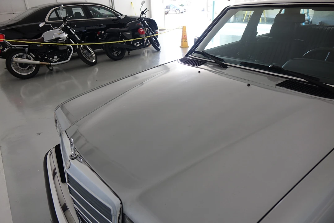 1985 Mercedes-Benz W123 Sedan - Image 30 of 31