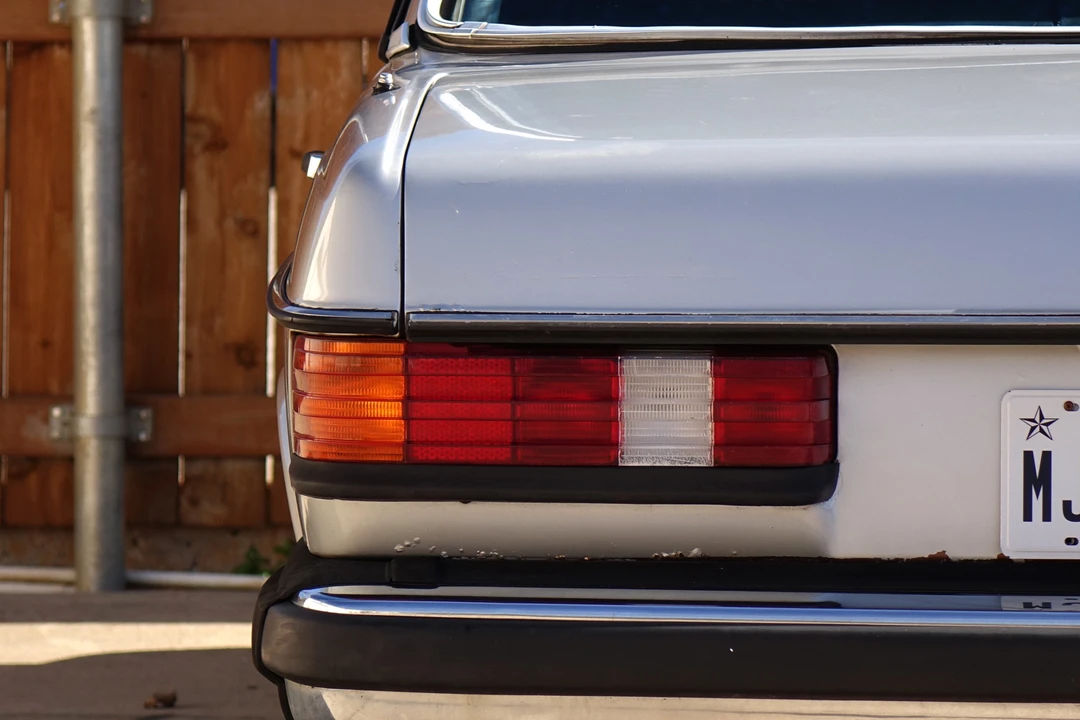 1985 Mercedes-Benz W123 Sedan - Image 23 of 31