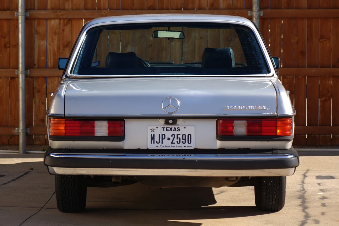 1985 Mercedes-Benz W123 Sedan - Image 6 of 31