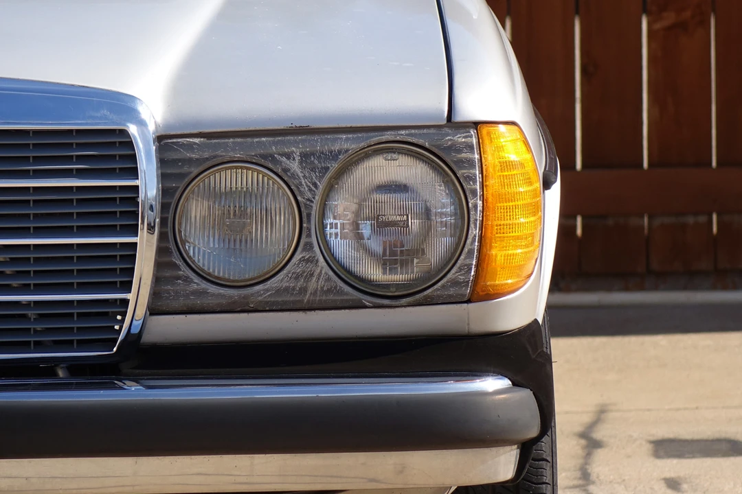 1985 Mercedes-Benz W123 Sedan - Image 21 of 31