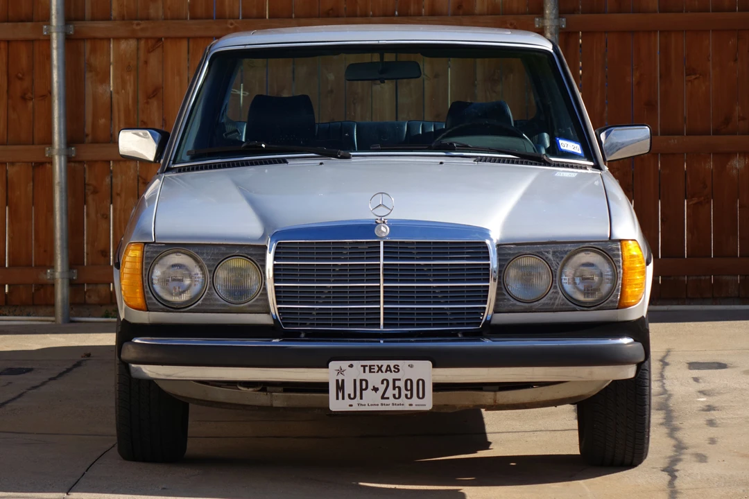 1985 Mercedes-Benz W123 Sedan - Image 3 of 31