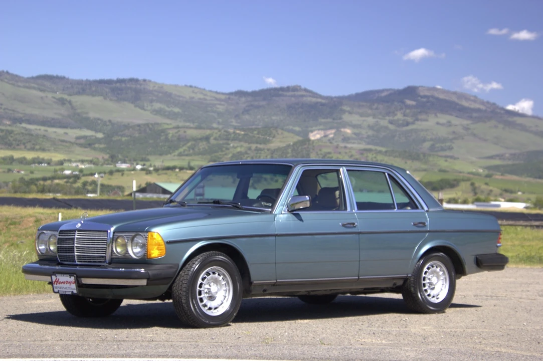 1985 Mercedes-Benz W123 Sedan - Image 2 of 31