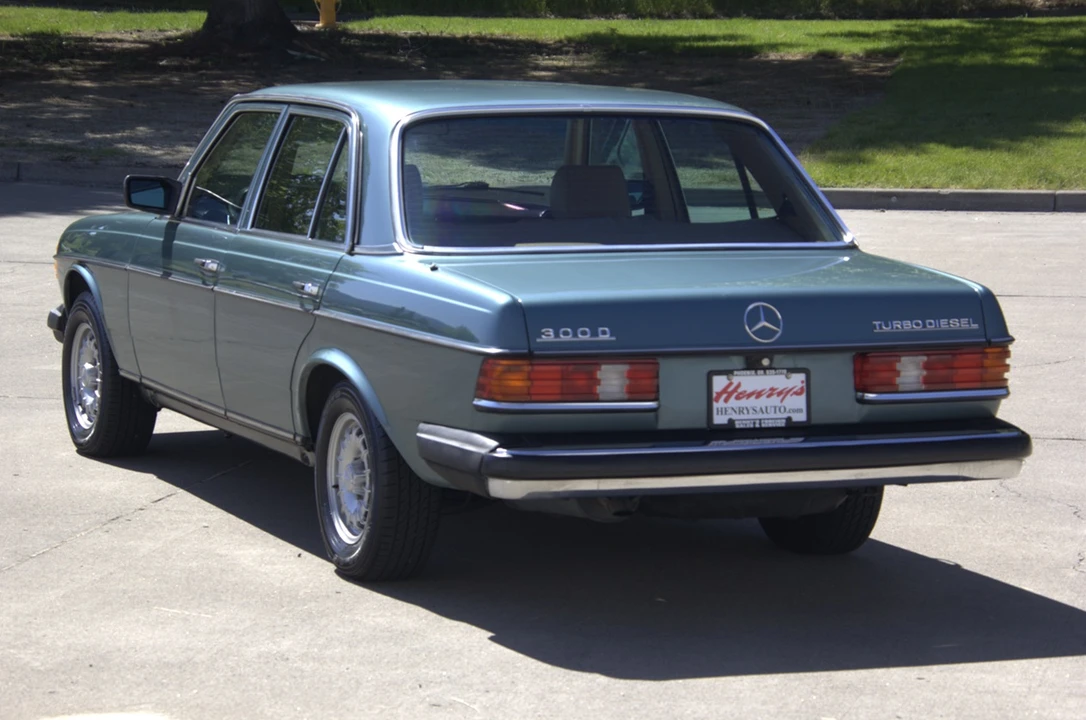 1985 Mercedes-Benz W123 Sedan - Image 8 of 31