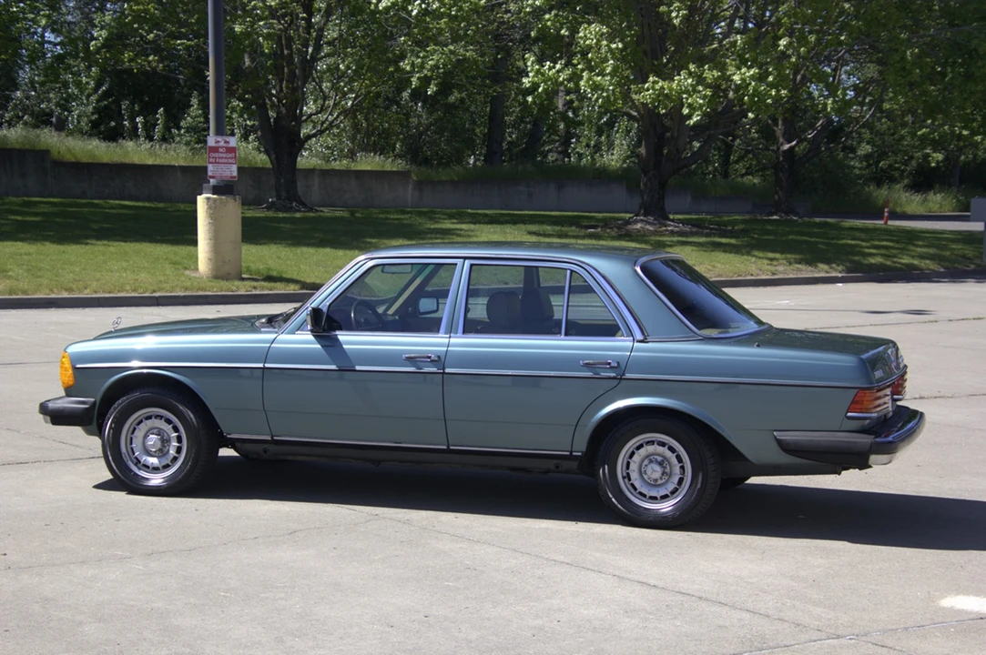 1985 Mercedes-Benz W123 Sedan - Image 6 of 31