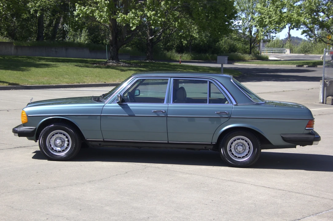 1985 Mercedes-Benz W123 Sedan - Image 5 of 31