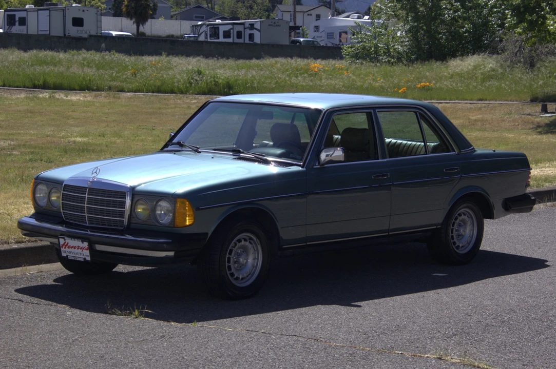 1985 Mercedes-Benz W123 Sedan - Image 3 of 31