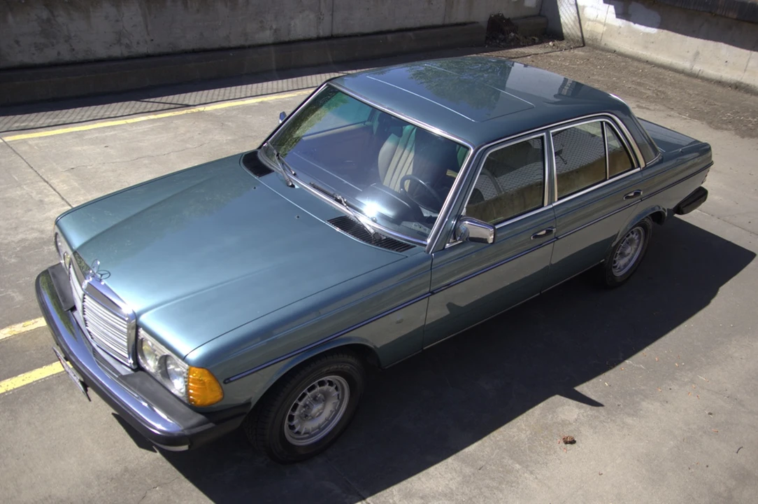 1985 Mercedes-Benz W123 Sedan - Image 19 of 31