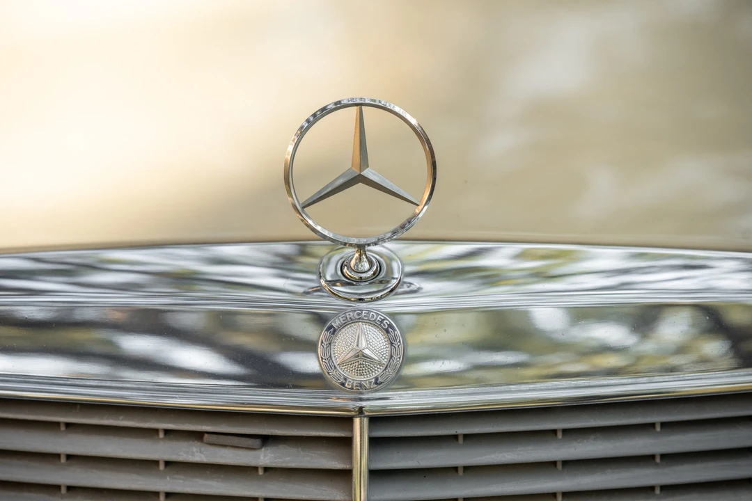 1985 Mercedes-Benz W123 Sedan - Image 15 of 31