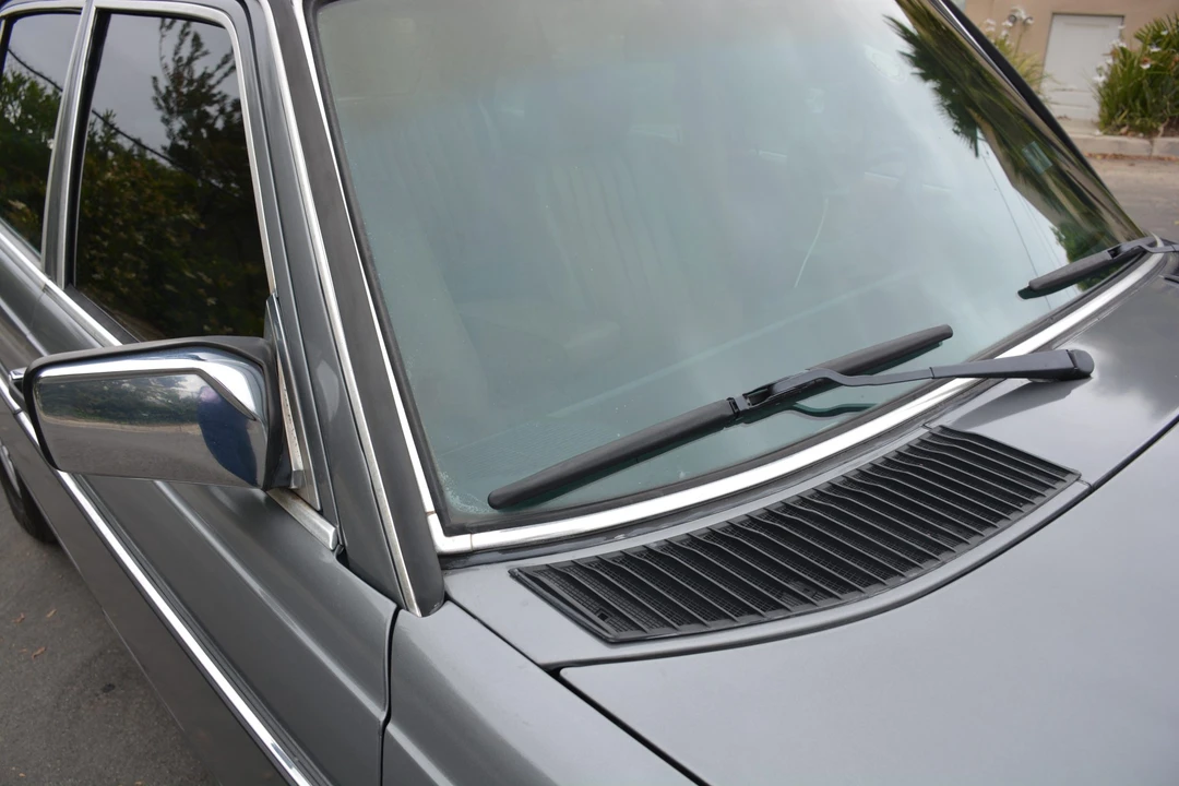 1985 Mercedes-Benz W123 Sedan - Image 31 of 31