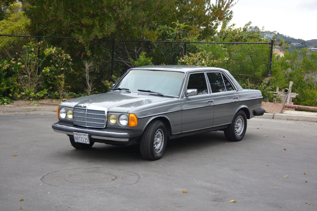 1985 Mercedes-Benz W123 Sedan - Image 3 of 31