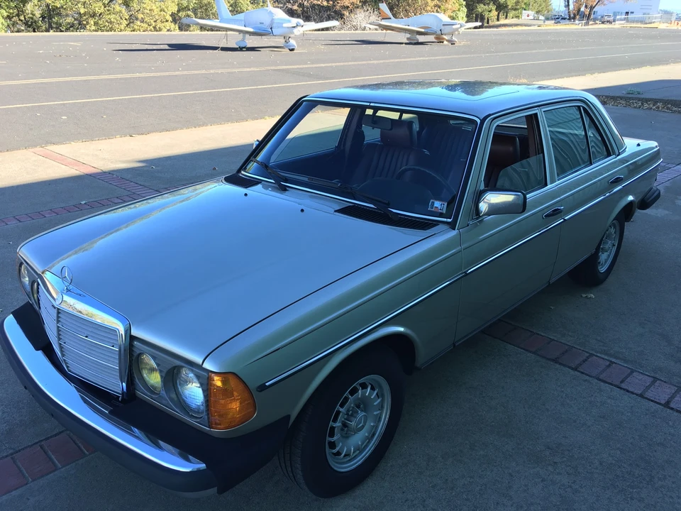 1985 Mercedes-Benz W123 Sedan - Image 15 of 31