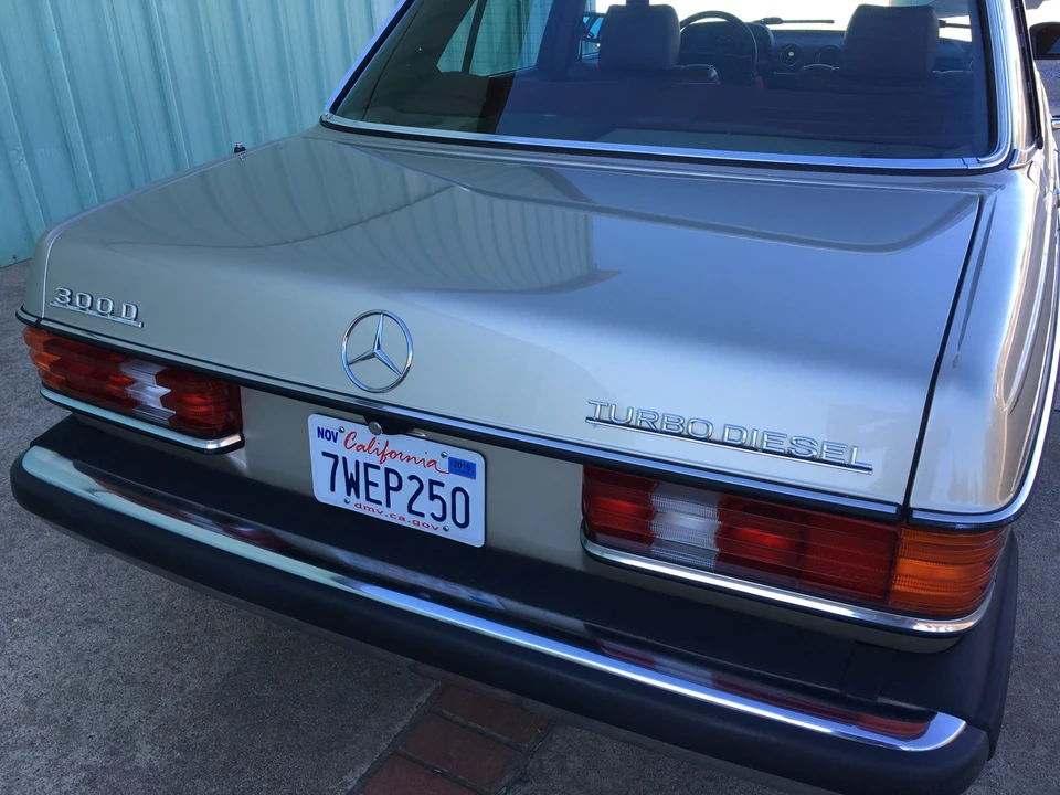 1985 Mercedes-Benz W123 Sedan - Image 21 of 31
