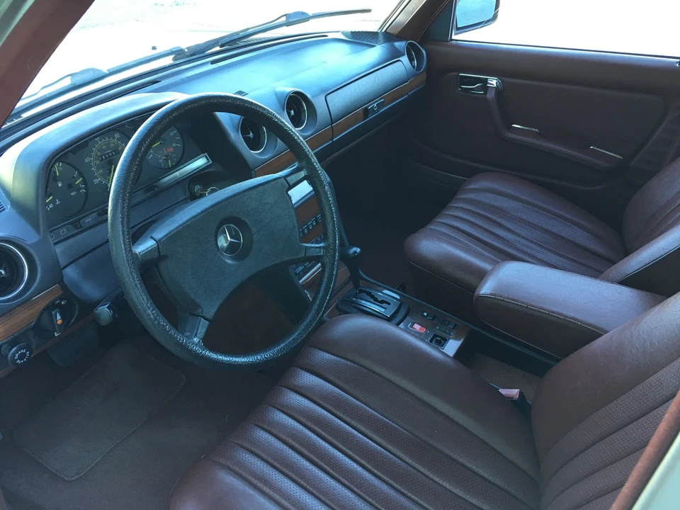 1985 Mercedes-Benz W123 Sedan - Image 26 of 31