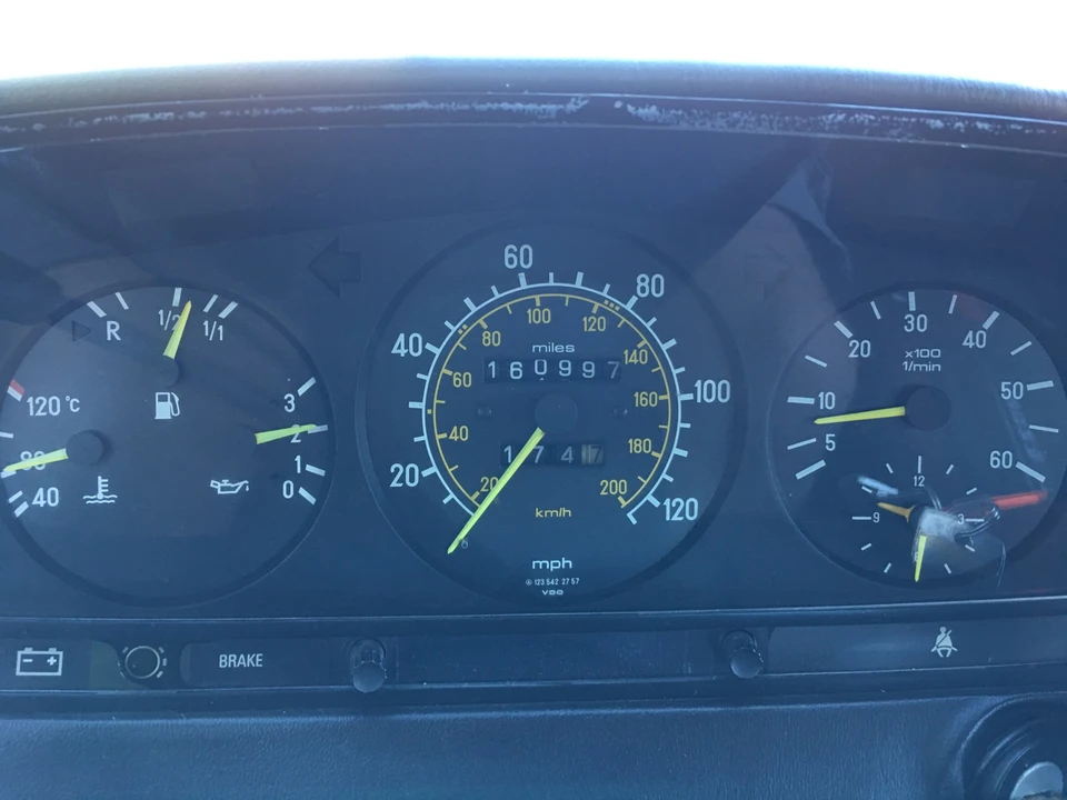 1985 Mercedes-Benz W123 Sedan - Image 31 of 31