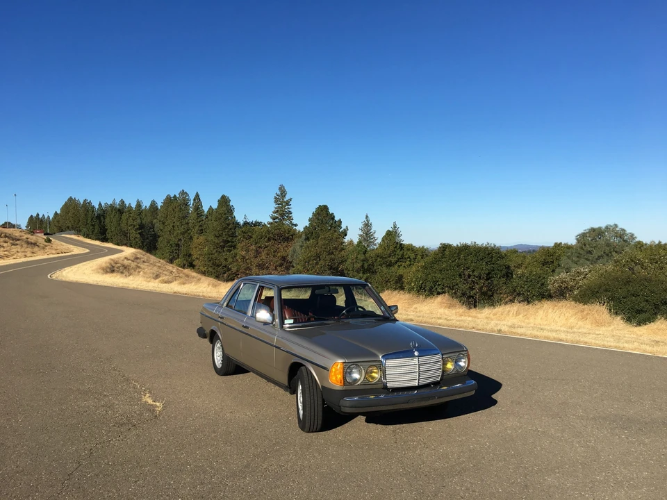 1985 Mercedes-Benz W123 Sedan - Image 7 of 31