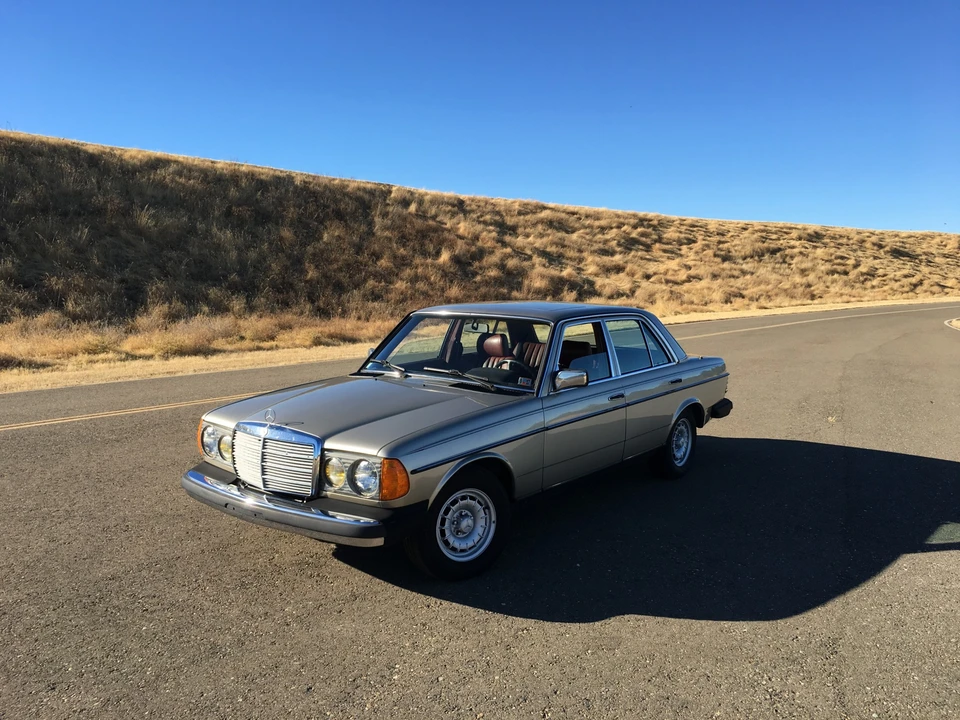 1985 Mercedes-Benz W123 Sedan - Image 5 of 31